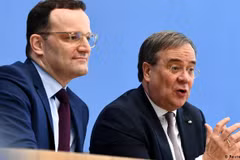 Các ứng cử viên Armin Laschet và Friedrich Merz. (Ảnh: DW)