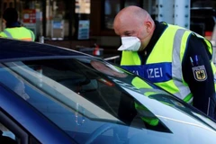 Chốt kiểm tra dịch bệnh tại biên giới Đức-Thụy Sỹ. (Ảnh: Reuters)