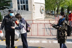 Trung Quốc: Học sinh tại Bắc Kinh bắt đầu đi học trở lại