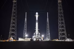 SpaceX phóng vệ tinh định vị GPS cho Lực lượng Vũ trụ Mỹ