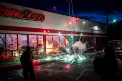 Mỹ: Bang Minnesota ban bố tình trạng khẩn cấp do bạo động chủng tộc