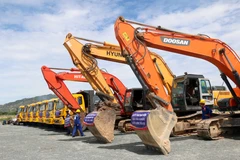 Khởi công dự án thành phần cao tốc Bắc-Nam đoạn Vĩnh Hảo-Phan Thiết. (Ảnh: Nguyễn Thanh/TTXVN)