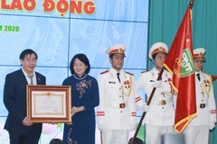 Đại học Y khoa Phạm Ngọc Thạch nhận danh hiệu AHLĐ thời kỳ đổi mới