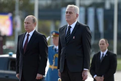 Tổng thống Serbia Tomislav Nikolic trong lễ đón Tổng thống Nga Vladimir Putin tạ Belgrade. (Nguồn: TASS)
