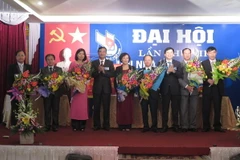 Đại diện Hội Nhà báo Việt Nam, lãnh đạo tỉnh Thái Bình chụp ảnh cùng Ban Chấp hành Hội Nhà báo tỉnh Thái Bình khóa VII trong buổi ra mắt. (Ảnh: Xuân Tiến/Vietnam+)