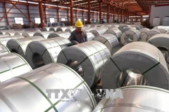 Sản phẩm nhôm cuộn tại một nhà máy ở Sơn Đông, Trung Quốc. (Nguồn: AFP/TTXVN)