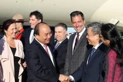 Lễ đón Thủ tướng Nguyễn Xuân Phúc tại sân bay quốc tế Jean-Lesage, thành phố Quebec, Canada. (Ảnh: Thống Nhất/TTXVN)