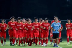 Đội tuyển Việt Nam tập buổi cuối cùng trên sân Al Ahli. (Ảnh: Hoàng Linh/TTXVN)