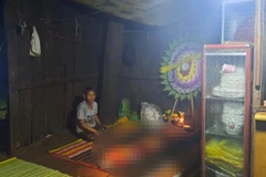 Gia đình tổ chức tang lễ cho cháu Y.M Ksơr. (Nguồn: dantri.com.vn)