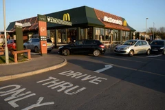 Dịch vụ mua hàng trên xe của McDonald. (Nguồn: news.sky.com)