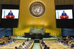 Ngoại trưởng Maldives, ông Abdulla Shahid phát biểu trong một phiên thảo luận chung của Đại hội đồng Liên hợp quốc khóa 75. (Ảnh: Hữu Thanh/TTXVN)