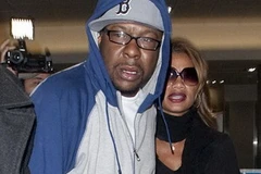 Bobby Brown vội vã rời khỏi buổi hòa nhạc ở Nashville để đến với cô con gái Bobbi Kristina suy sụp vì mất mẹ. (Nguồn: Internet) 