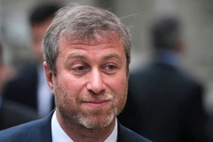 Tỷ phú Roman Abramovich sẽ giữ Mourinho ở lại? (Nguồn: Getty Images)