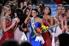 Pia Wurtzbach giành vương miện Hoa hậu hoàn vũ 2015. (Nguồn: AFP)