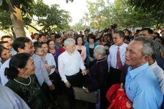 Tổng Bí thư Nguyễn Phú Trọng với nhân dân huyện Đan Phượng. (Ảnh: Trí Dũng/TTXVN)