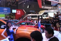 Quảng cảnh buổi triển lãm ôtô. (Ảnh: Hà Huy Hiệp/Vietnam+)