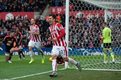 Bojan Krkic mở đầu cho chiến thắng của Stoke City. (Nguồn: Daily Mail)