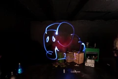 Thí nghiệm tạo ánh sáng hình voi. (Nguồn ảnh: Viện Goethe Việt Nam)