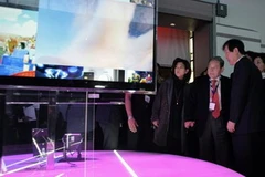 Khu vực triển lãm tivi của hãng LG Electronics tại CES 2010 ở Las Vegas. (Ảnh: Reuters) 