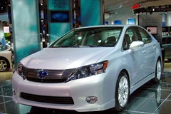 Xe HS250h Lexus hybrid. (Ảnh: Autoblog)