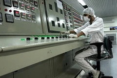 Một kỹ sư Iran làm việc tại cơ sở hạt nhân bên ngoài thành phố Isfahan. (Nguồn: AP)