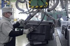 Tại một nhà máy sản xuất TV của Hitachi. (Nguồn: Getty Image)