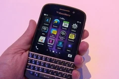 BlackBerry Q10. (Nguồn: ubergizmo.com)