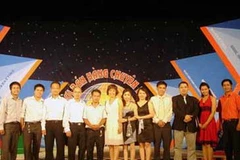 Những người thực hiện gameshow mới. (Ảnh: TT&VH)