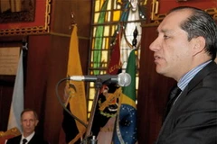 Thứ trưởng quốc phòng Ecuador Carlos Larre phát biểu tại hội nghị. (Nguồn: Bộ Quốc phòng Ecuador)