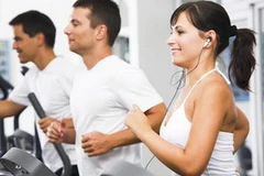 Tập thể dục cường độ cao có thể ức chế cảm giác thèm ăn. (Nguồn: science.howstuffworks.com)