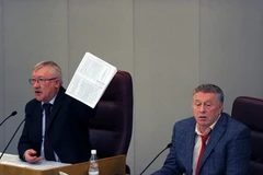 Phó Chủ tịch Duma quốc gia Nga Oleg Morozov (trái) tại phiên họp hôm 24/12/2010. (Nguồn: AFP/TTXVN)