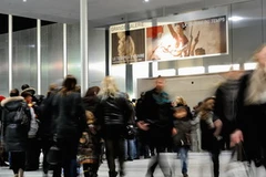 Du khách tham quan Viện bảo tàng Louvre ngày 4/12. (Nguồn: AFP/TTXVN)