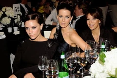 Vic cùng Eva và một số bạn "sao" trong một buổi tiệc ở Los Angeles. (Nguồn: Internet)