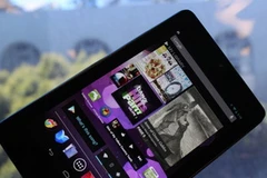 Nhược điểm của tablet Nexus 7 bắt đầu từ... mở hộp