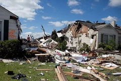 Cảnh tàn phá sau trận bão tại Tuscaloosa ,bang Alabama ngày 28/4. (Nguồn: AFP/TTXVN)