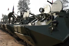 Xe bọc thép của quân đội Campuchia tại một căn cứ quân sự ở tỉnh Preah Vihear cách thủ đô Phnom Penh khoảng 500km về phía Tây Bắc ngày 6/2. (Nguồn: AFP/TTXVN)