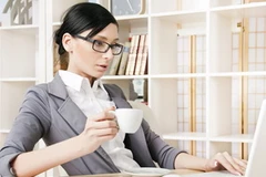 Cách đơn giản để chị em văn phòng giữ dáng thon