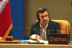 Trưởng đoàn đàm phán hạt nhân Iran Saeed Jalili và người phụ trách chính sách đối ngoại của EU Catherine Ashton, ngày 23/5. (Nguồn: AFP)