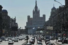 Quang cảnh một đường phố ở thủ đô Mátxcơva của Nga ngày 22/8. (Nguồn: THX/TTXVN)