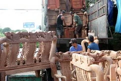 Sản phẩm gỗ xuất khẩu của một doanh nghiệp ở Thường Tín, Hà Nội. (Ảnh: Đình Huệ/TTXVN)