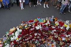 Tưởng niệm nạn nhân trong vụ đắm tàu du lịch Bulgaria tại cảng Kazan, Nga ngày 12/7. (Nguồn: Reuters ) 