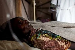 Một bệnh nhân tả đang được điều trị tại Kibati, Congo. (Nguồn: AFP) 