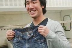 Josh Le và chiếc quần bò "không giặt" của mình. (Nguồn: Internet)
