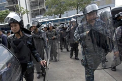 Thái Lan lập nhóm bắt thủ lĩnh biểu tình chống chính phủ 