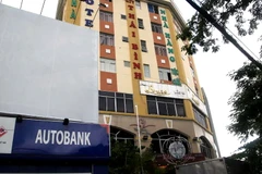 Đi dự tiệc cưới, 15 khách bị mắc kẹt trong thang máy