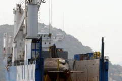 Tàu ngầm Thành phố Hồ Chí Minh đã về đến vịnh Cam Ranh