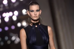 [Photo] Ấn tượng mẫu trang phục tại Tuần lễ Thời trang Thu-Đông