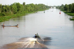 Tạo sinh kế cho dân để xóa điểm nóng buôn lậu ở biên giới Tây Nam