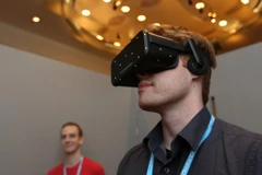 Oculus công bố máy trò chơi thực tế ảo mới "Crescent Bay"