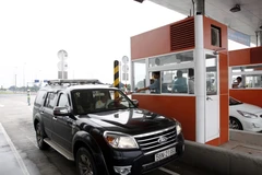 "Người dân đang phải cõng trên vai các phí chồng phí"